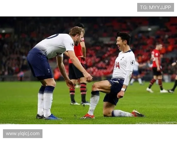 热刺球迷半场退场保级信心减弱